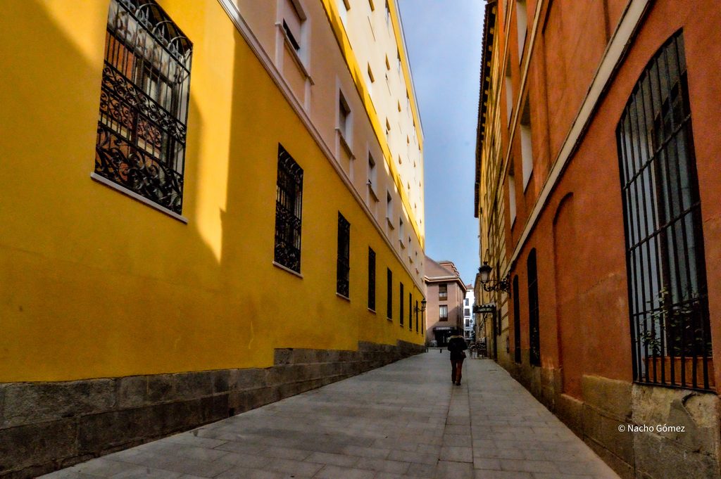 A veces una historia empieza simplemente recorriendo una calle.
© Nacho Gómez
